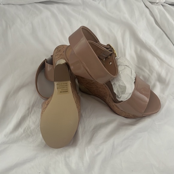 Colin Stuart wedge heels. New with box. - Picture 2 of 8
